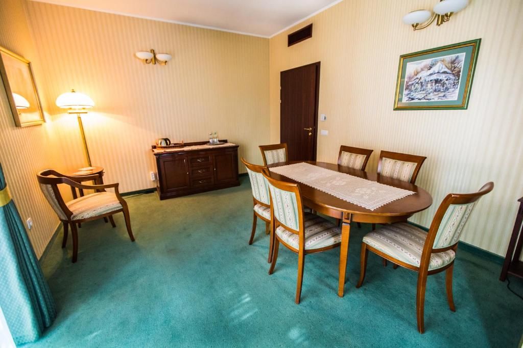 Отель Stacja Nowa Gdynia Bed & Breakfast Лодзь